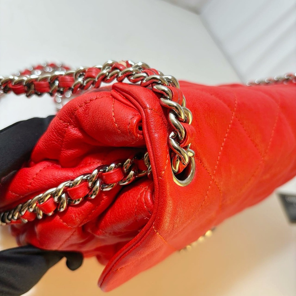 Chanel Red Quilted Leather Flap Bag with Gathered Details - Picture 11 of 11